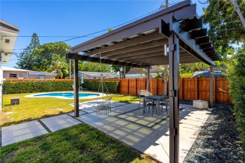 Снять в аренду виллу или дом в Майами, Флорида 3 спальни, 92.16м2, № 2032909 - фото 26