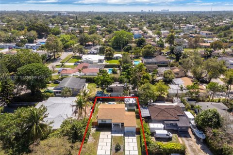 Снять в аренду виллу или дом в Майами, Флорида 3 спальни, 92.16м2, № 2032909 - фото 30