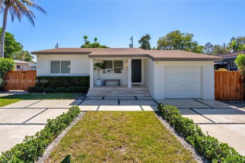 Дом в Майами, Флорида 3 спальни, 92.16м2 № 2032909