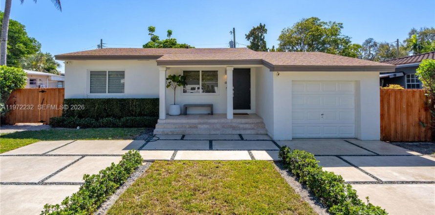 Дом в Майами, Флорида 3 спальни, 92.16м2 № 2032909