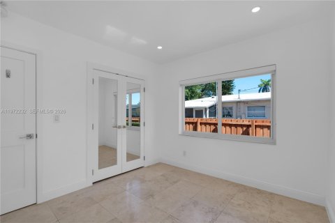 Снять в аренду виллу или дом в Майами, Флорида 3 спальни, 92.16м2, № 2032909 - фото 18