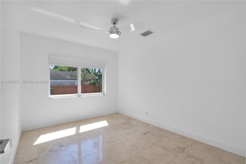 Снять в аренду виллу или дом в Майами, Флорида 3 спальни, 92.16м2, № 2032909 - фото 13