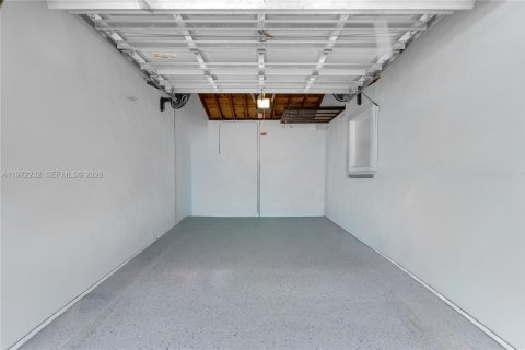 Снять в аренду виллу или дом в Майами, Флорида 3 спальни, 92.16м2, № 2032909 - фото 25