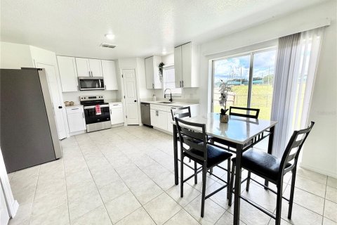 Villa ou maison à vendre à Dundee, Floride: 4 chambres, 208.29 m2 № 2388172 - photo 7
