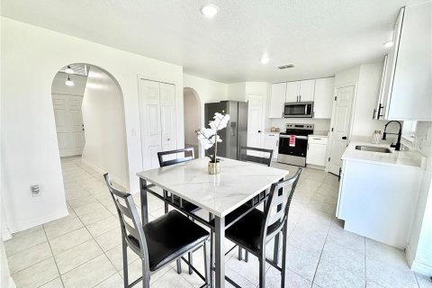 Villa ou maison à vendre à Dundee, Floride: 4 chambres, 208.29 m2 № 2388172 - photo 8