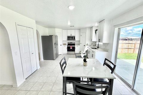 Villa ou maison à vendre à Dundee, Floride: 4 chambres, 208.29 m2 № 2388172 - photo 6