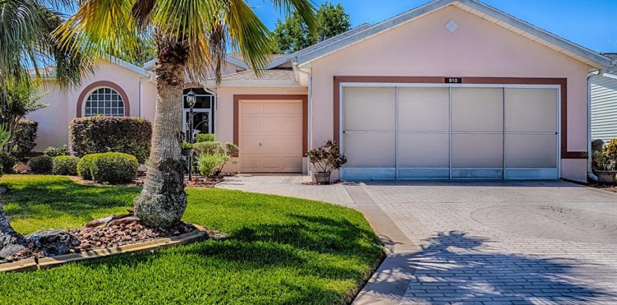 Villa ou maison à Leesburg, Floride 3 chambres, 167.87 m2 № 1683059