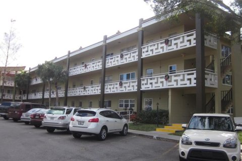 Condominio en alquiler en Clearwater, Florida, 2 dormitorios, 127.28 m2 № 1910098 - foto 1