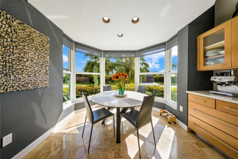 House in Miami, Florida 5 bedrooms, 326.37 sq.m. № 2042094 - photo 15