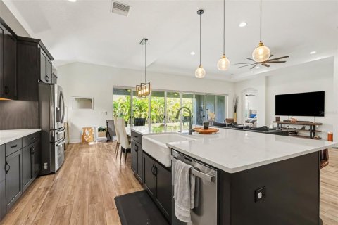 Villa ou maison à vendre à Apollo Beach, Floride: 5 chambres, 293.85 m2 № 2413601 - photo 8