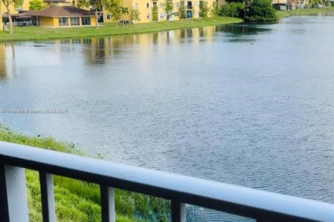 Copropriété à louer à Miami, Floride: 2 chambres, 83.24 m2 № 1848816 - photo 17