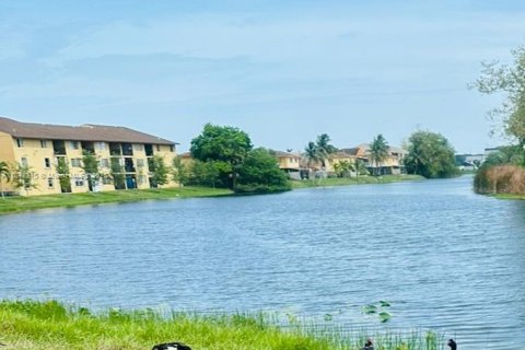 Copropriété à louer à Miami, Floride: 2 chambres, 83.24 m2 № 1848816 - photo 14