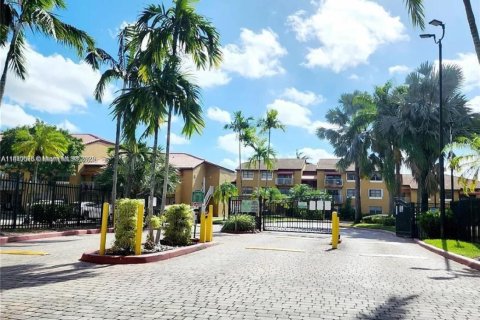 Copropriété à louer à Miami, Floride: 2 chambres, 83.24 m2 № 1848816 - photo 1