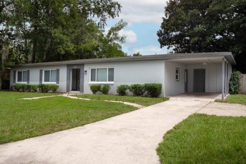 House in Gainesville, Florida 4 bedrooms, 139.17 sq.m. № 2364092