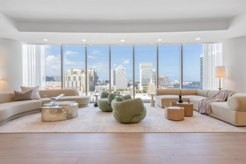 Condo in West Palm Beach, Florida, 4 bedrooms  № 2082144