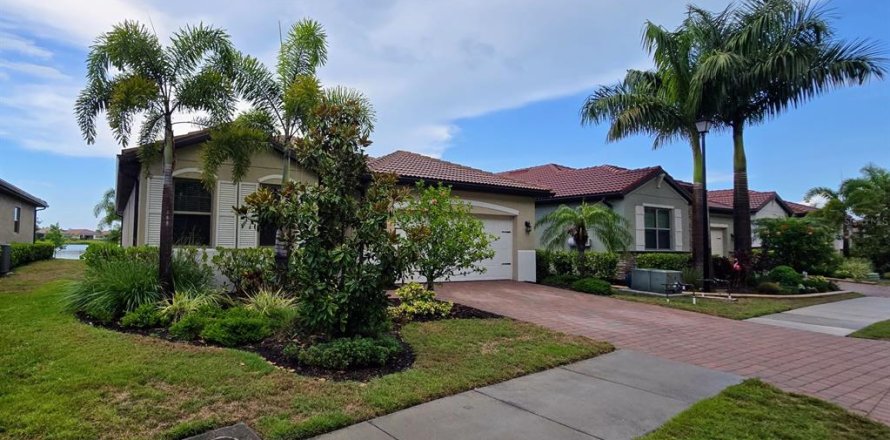 Villa ou maison à Nokomis, Floride 4 chambres, 187.94 m2 № 2151026