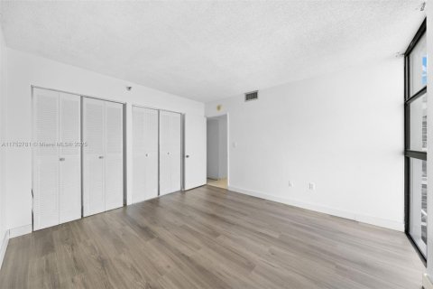 Condominio en venta en Aventura, Florida, 2 dormitorios, 112.78 m2 № 1706976 - foto 23