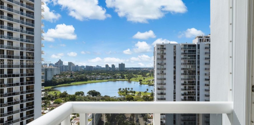 Condominio en Aventura, Florida, 2 dormitorios № 1706976