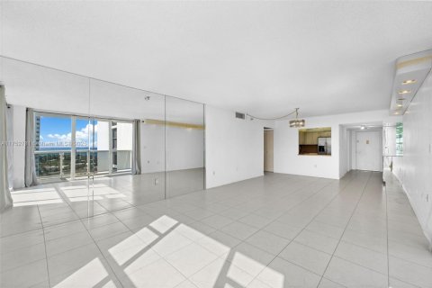 Condominio en venta en Aventura, Florida, 2 dormitorios, 112.78 m2 № 1706976 - foto 11