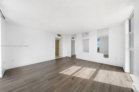 Condominio en venta en Aventura, Florida, 2 dormitorios, 112.78 m2 № 1706976 - foto 15