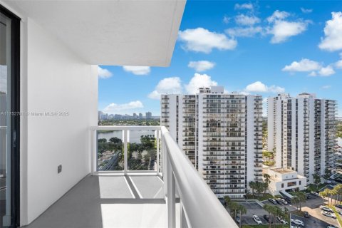 Condominio en venta en Aventura, Florida, 2 dormitorios, 112.78 m2 № 1706976 - foto 19