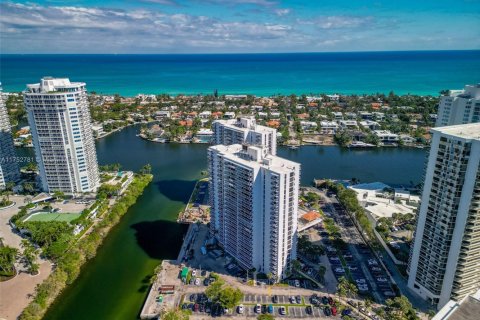 Condominio en venta en Aventura, Florida, 2 dormitorios, 112.78 m2 № 1706976 - foto 27