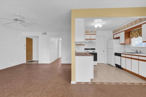 Купить кондоминиум в Орландо, Флорида 6 комнат, 103.31м2, № 1567509 - фото 4