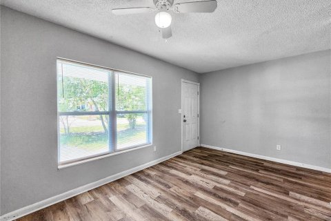 Villa ou maison à louer à Saint Petersburg, Floride: 4 chambres, 176.89 m2 № 2415288 - photo 3