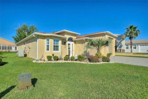 House in Polk City, Florida 2 bedrooms, 171.13 sq.m. № 1108820 - photo 2