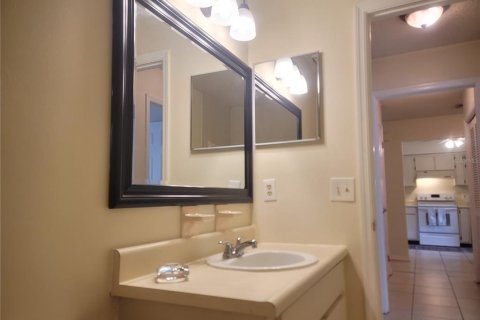 Villa ou maison à louer à Bradenton, Floride: 2 chambres, 121.05 m2 № 2167443 - photo 29