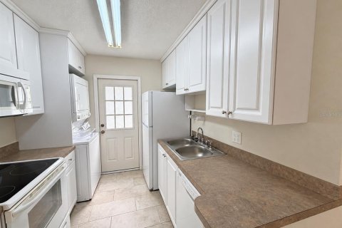Appartement à louer à Tarpon Springs, Floride: 2 chambres, 67.63 m2 № 2398478 - photo 5