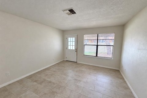 Appartement à louer à Tarpon Springs, Floride: 2 chambres, 67.63 m2 № 2398478 - photo 2