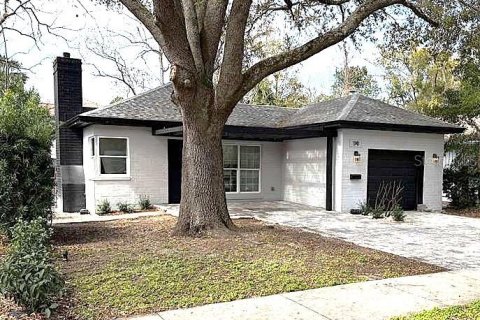 House in Maitland, Florida 3 bedrooms, 138.89 sq.m. № 2091616 - photo 3