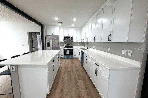 House in Maitland, Florida 3 bedrooms, 138.89 sq.m. № 2091616 - photo 5