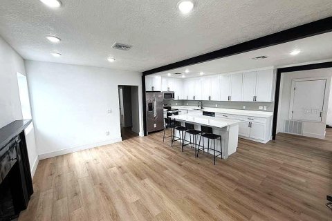 House in Maitland, Florida 3 bedrooms, 138.89 sq.m. № 2091616 - photo 4