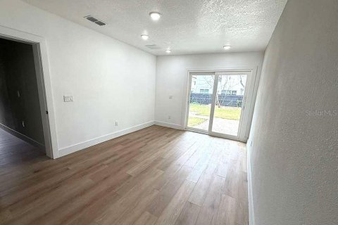 House in Maitland, Florida 3 bedrooms, 138.89 sq.m. № 2091616 - photo 9