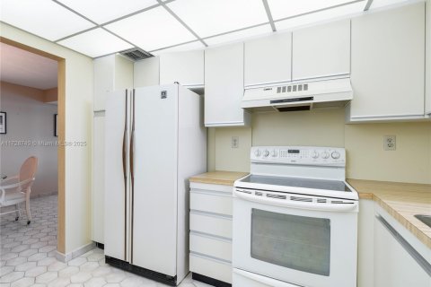 Купить кондоминиум в Авентура, Флорида 2 спальни, 122.82м2, № 1696112 - фото 9