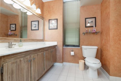 Купить кондоминиум в Авентура, Флорида 2 спальни, 122.82м2, № 1696112 - фото 11