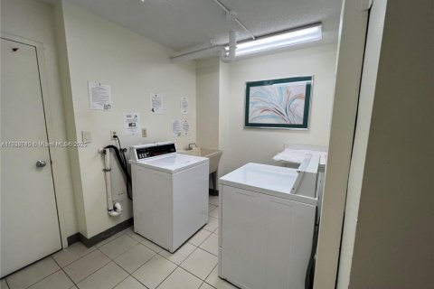 Купить кондоминиум в Авентура, Флорида 2 спальни, 122.82м2, № 1696112 - фото 26