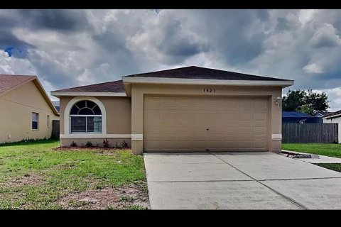 House in Brandon, Florida 3 bedrooms, 109.25 sq.m. № 1795458 - photo 1