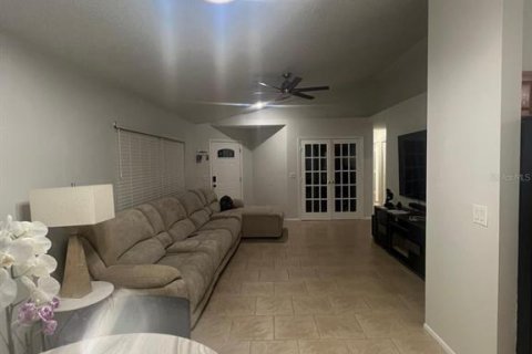House in Brandon, Florida 3 bedrooms, 109.25 sq.m. № 1795458 - photo 2