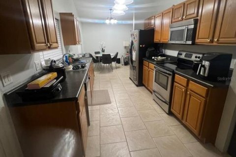 House in Brandon, Florida 3 bedrooms, 109.25 sq.m. № 1795458 - photo 10