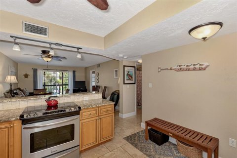 Condominio en alquiler en Sarasota, Florida, 2 dormitorios, 83.61 m2 № 645192 - foto 13