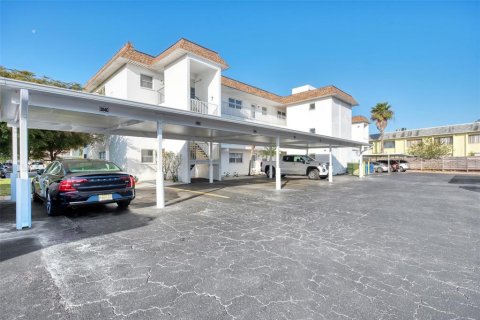 Condominio en alquiler en Sarasota, Florida, 2 dormitorios, 83.61 m2 № 645192 - foto 5