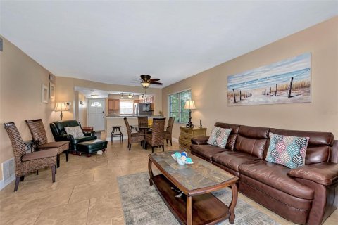 Condominio en alquiler en Sarasota, Florida, 2 dormitorios, 83.61 m2 № 645192 - foto 21