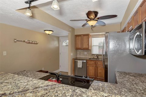 Condominio en alquiler en Sarasota, Florida, 2 dormitorios, 83.61 m2 № 645192 - foto 11