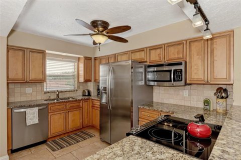 Condominio en alquiler en Sarasota, Florida, 2 dormitorios, 83.61 m2 № 645192 - foto 12