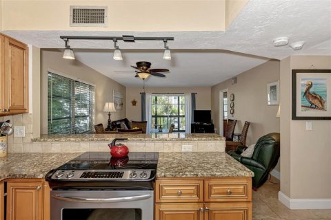 Condominio en alquiler en Sarasota, Florida, 2 dormitorios, 83.61 m2 № 645192 - foto 14