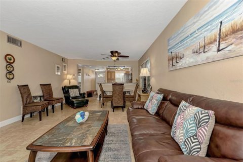 Condominio en alquiler en Sarasota, Florida, 2 dormitorios, 83.61 m2 № 645192 - foto 22