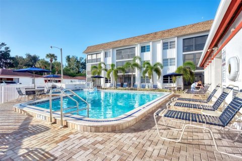 Condominio en alquiler en Sarasota, Florida, 2 dormitorios, 83.61 m2 № 645192 - foto 4